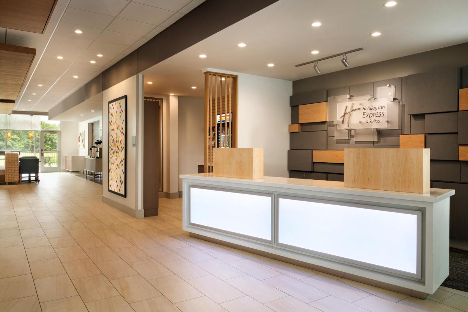 Holiday Inn Express & Suites Savannah W - Chatham Parkway Holiday Inn Express & Suites Savannah W - Chatham Parkway