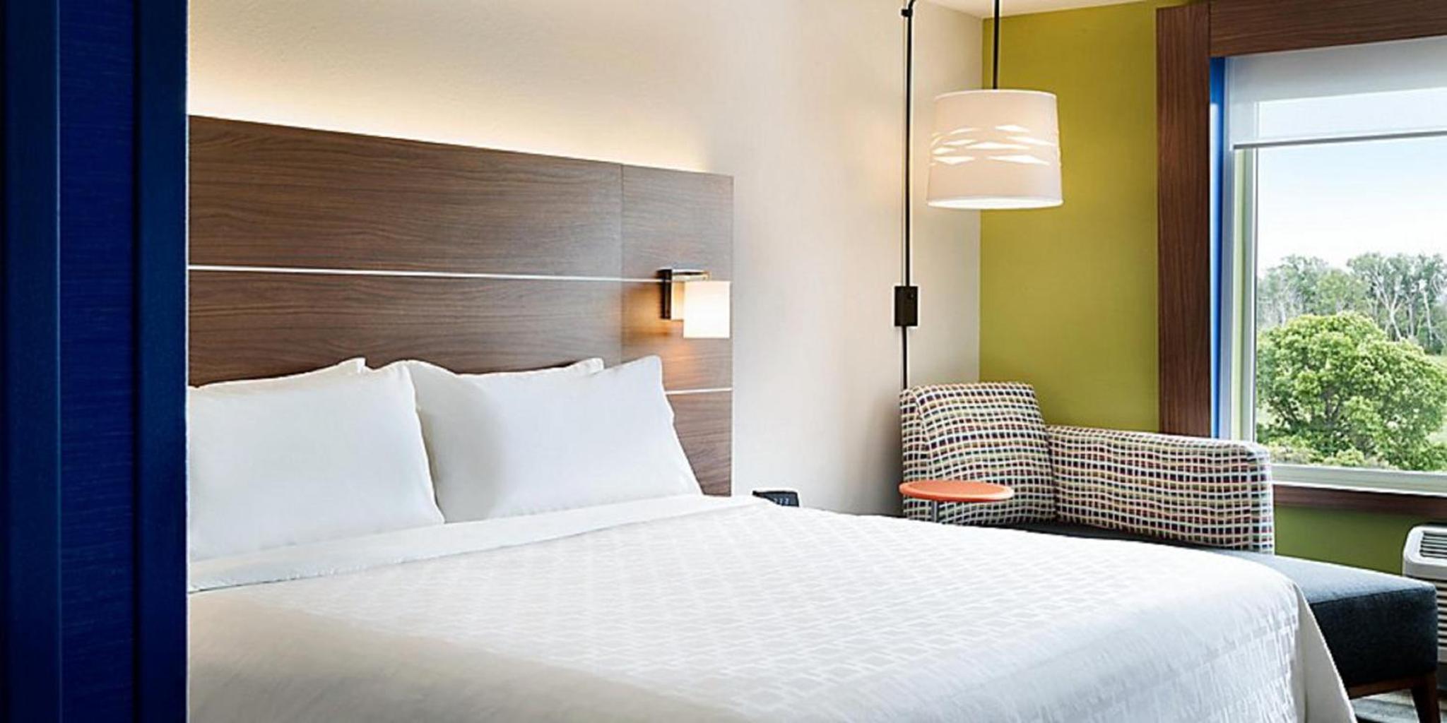 Holiday Inn Express & Suites Savannah W - Chatham Parkway Holiday Inn Express & Suites Savannah W - Chatham Parkway