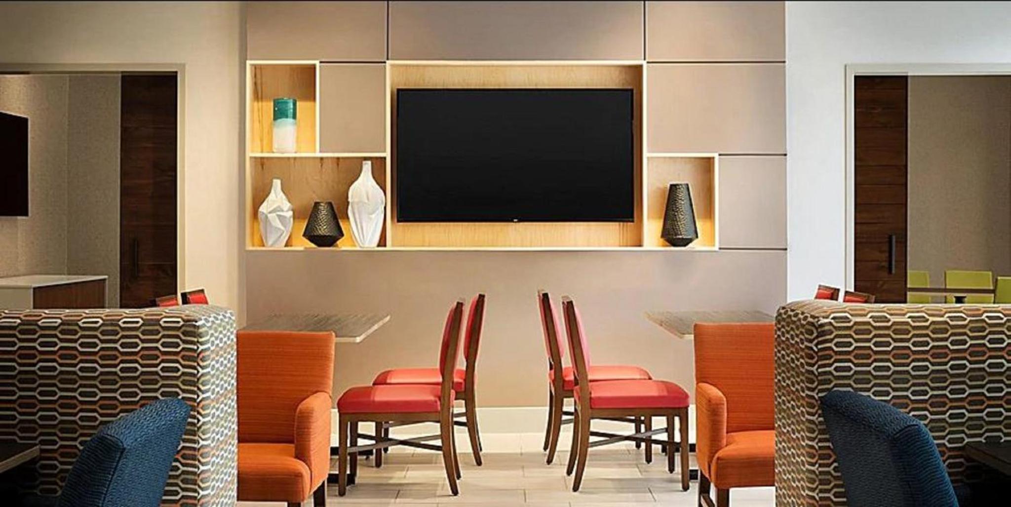 Holiday Inn Express & Suites Savannah W - Chatham Parkway Holiday Inn Express & Suites Savannah W - Chatham Parkway