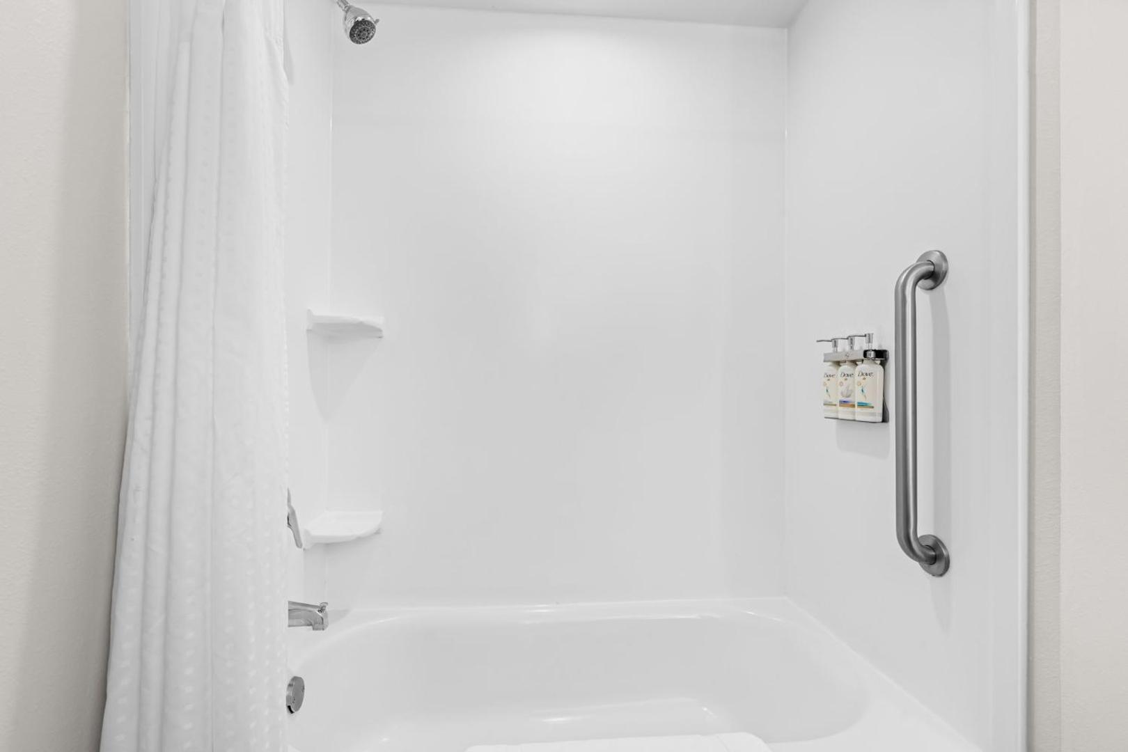 Holiday Inn Express Hotel & Suites Savannah - Midtown Holiday Inn Express Hotel & Suites Savannah - Midtown