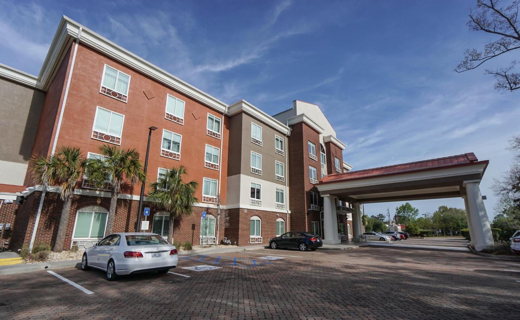 Holiday Inn Express Hotel & Suites Savannah - Midtown Holiday Inn Express Hotel & Suites Savannah - Midtown