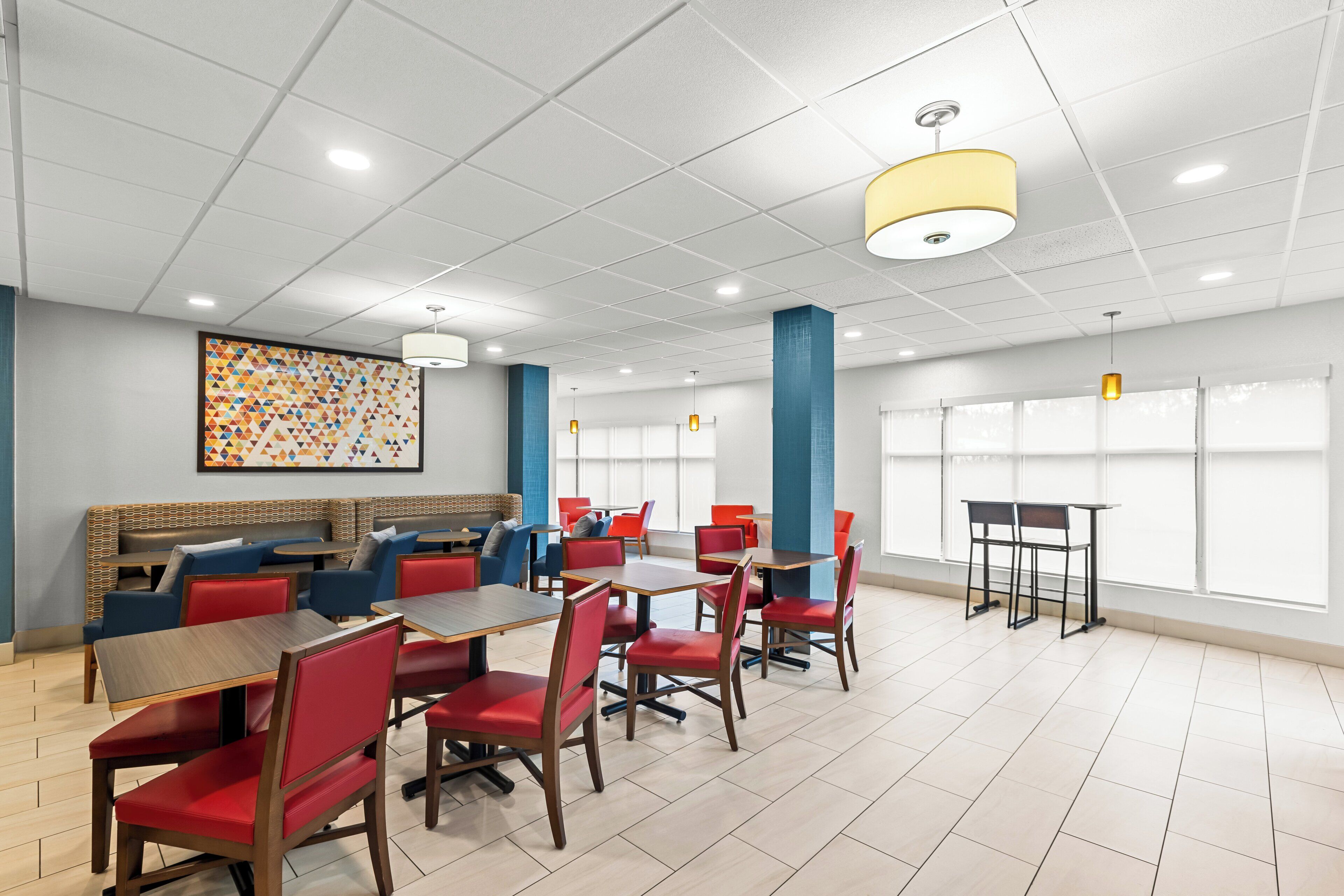 Holiday Inn Express Hotel & Suites Savannah - Midtown Holiday Inn Express Hotel & Suites Savannah - Midtown