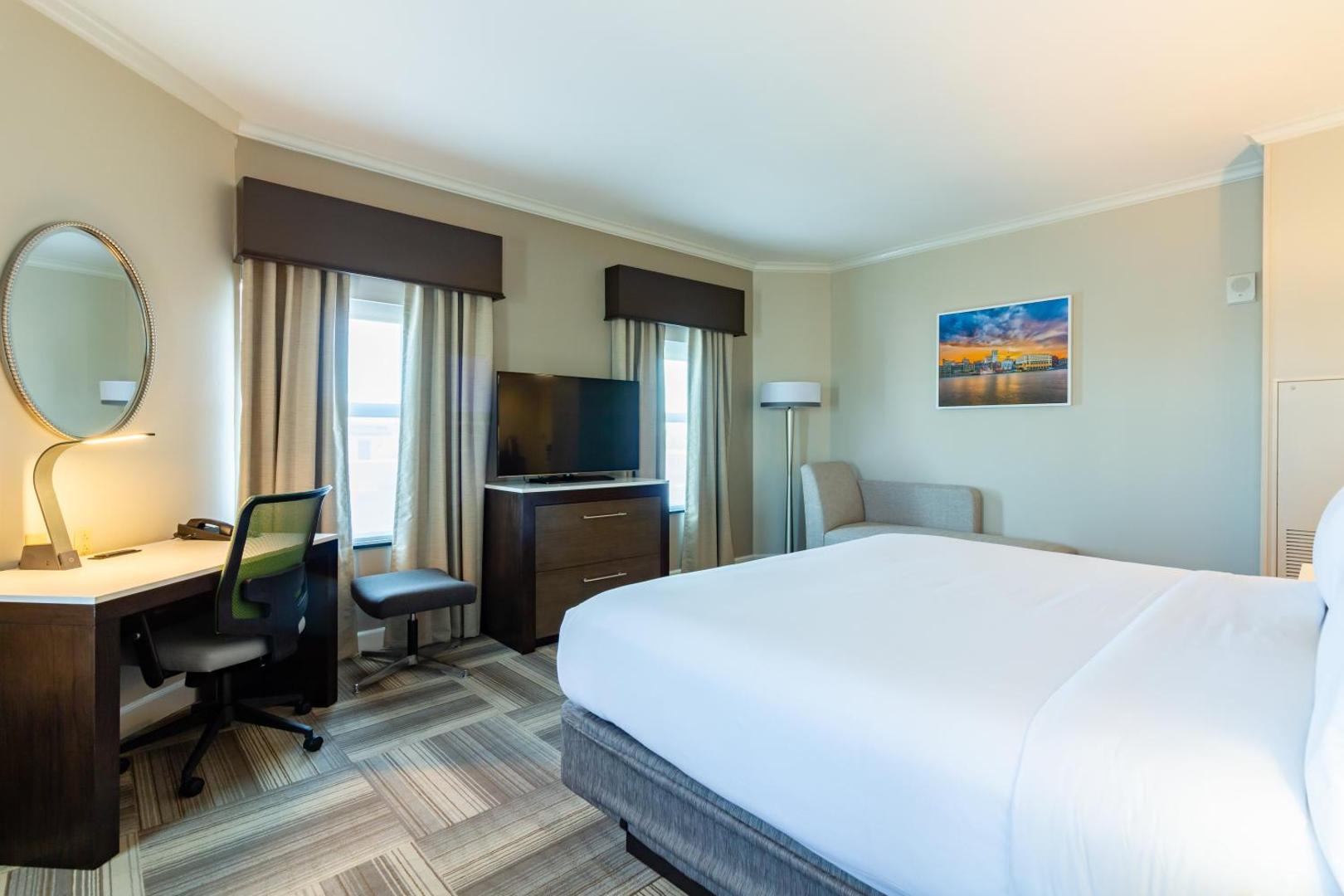 Holiday Inn Express Savannah-Historic District Holiday Inn Express Savannah-Historic District