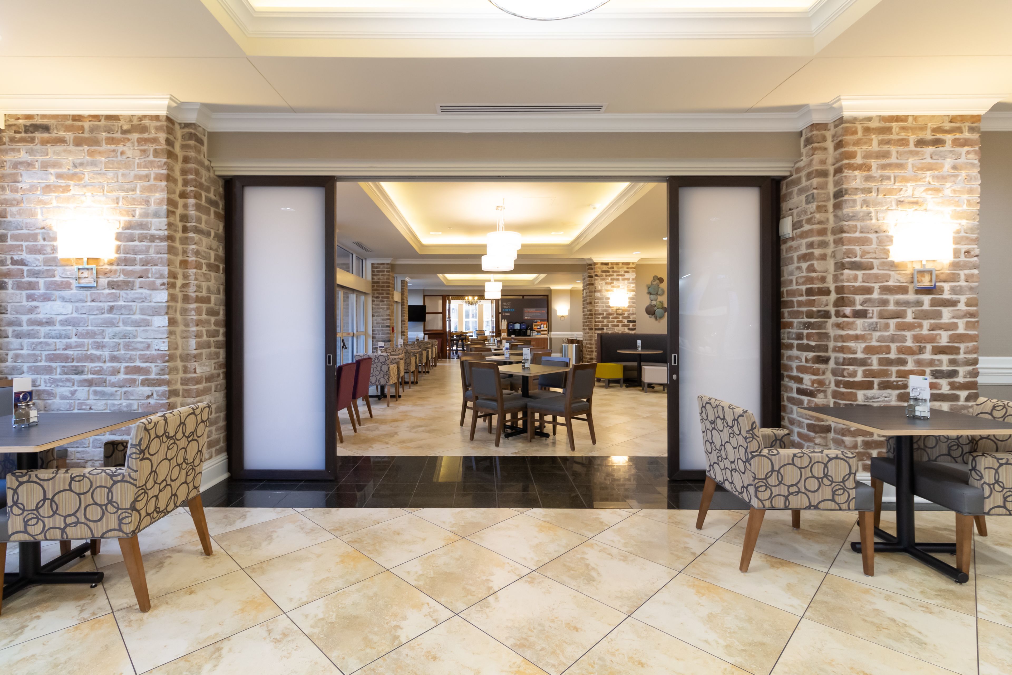 Holiday Inn Express Savannah-Historic District Holiday Inn Express Savannah-Historic District