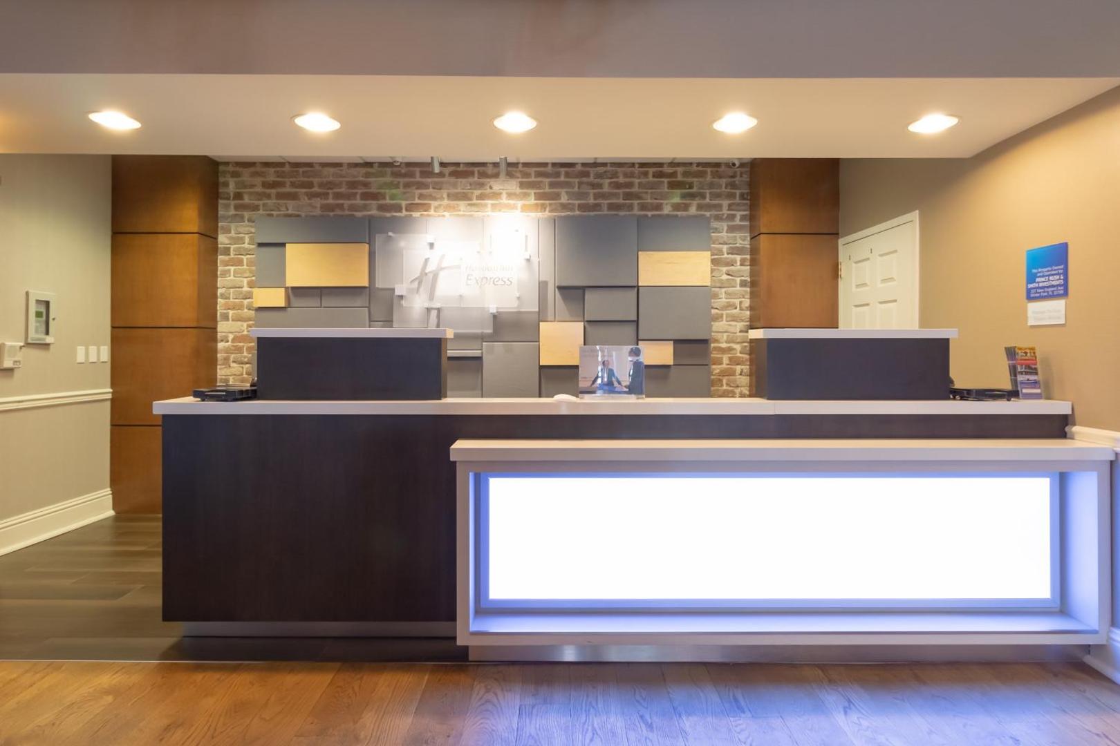 Holiday Inn Express Savannah-Historic District Holiday Inn Express Savannah-Historic District