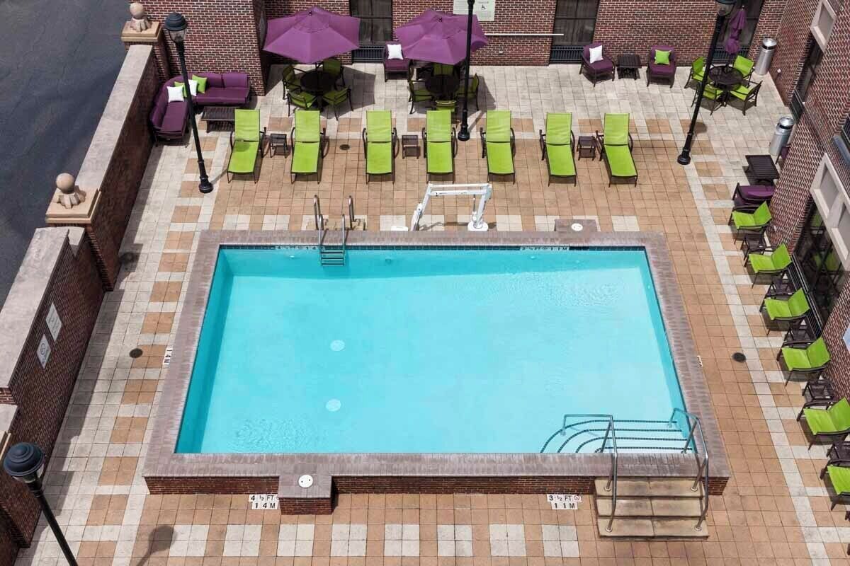 Holiday Inn Savannah Historic District Holiday Inn Savannah Historic District