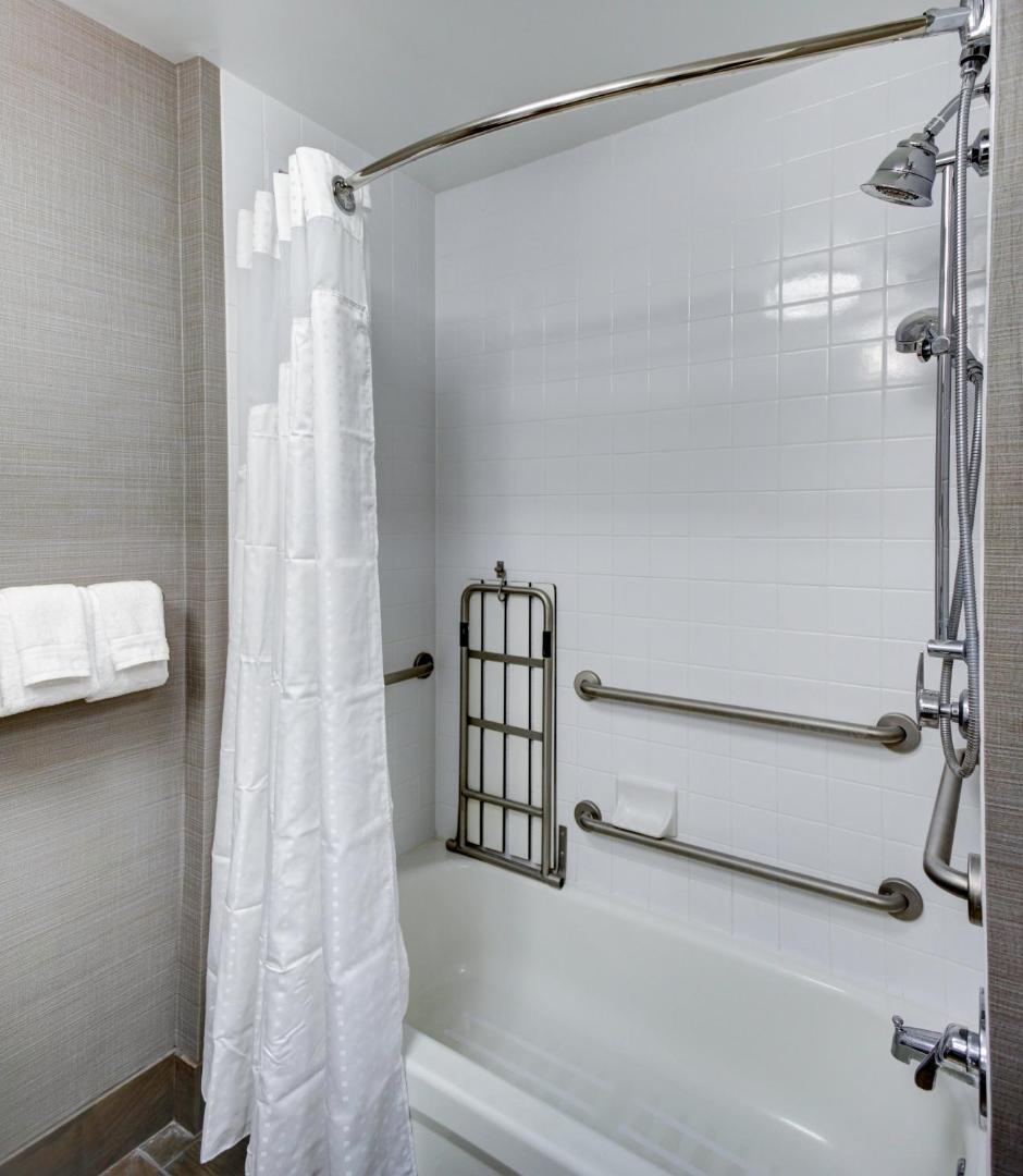 Holiday Inn Savannah Historic District Holiday Inn Savannah Historic District