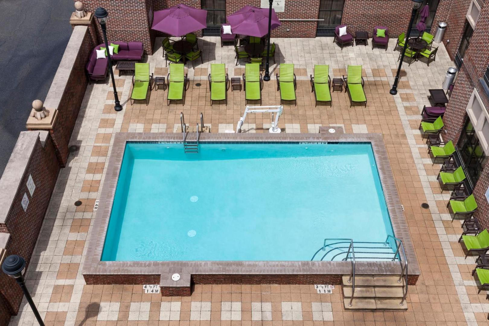 Holiday Inn Savannah Historic District Holiday Inn Savannah Historic District