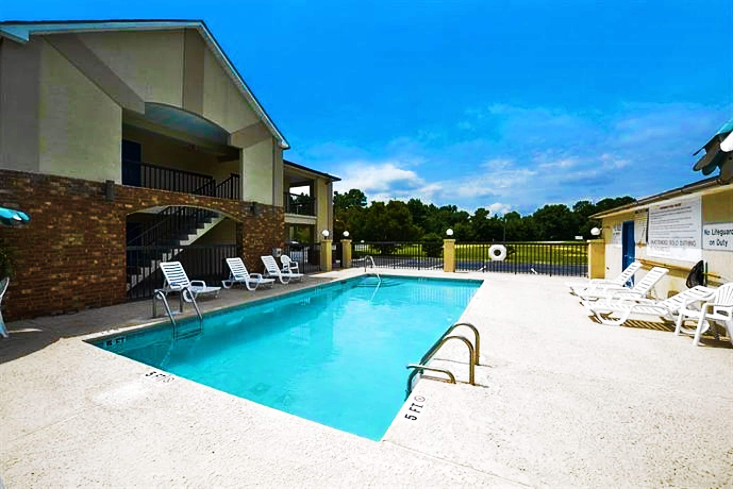 Howard Johnson by Wyndham Savannah GA Howard Johnson by Wyndham Savannah GA