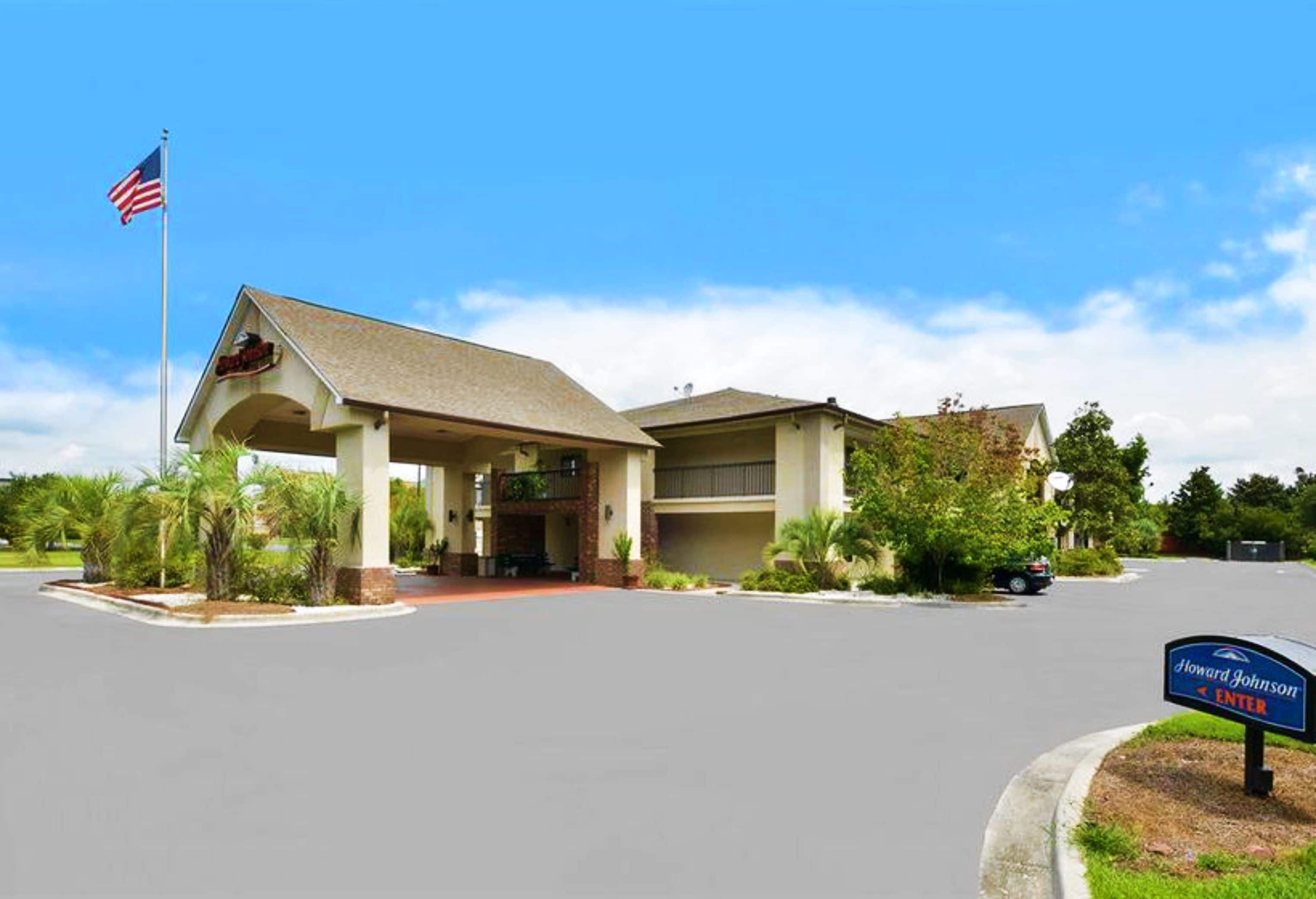 Howard Johnson by Wyndham Savannah GA Howard Johnson by Wyndham Savannah GA
