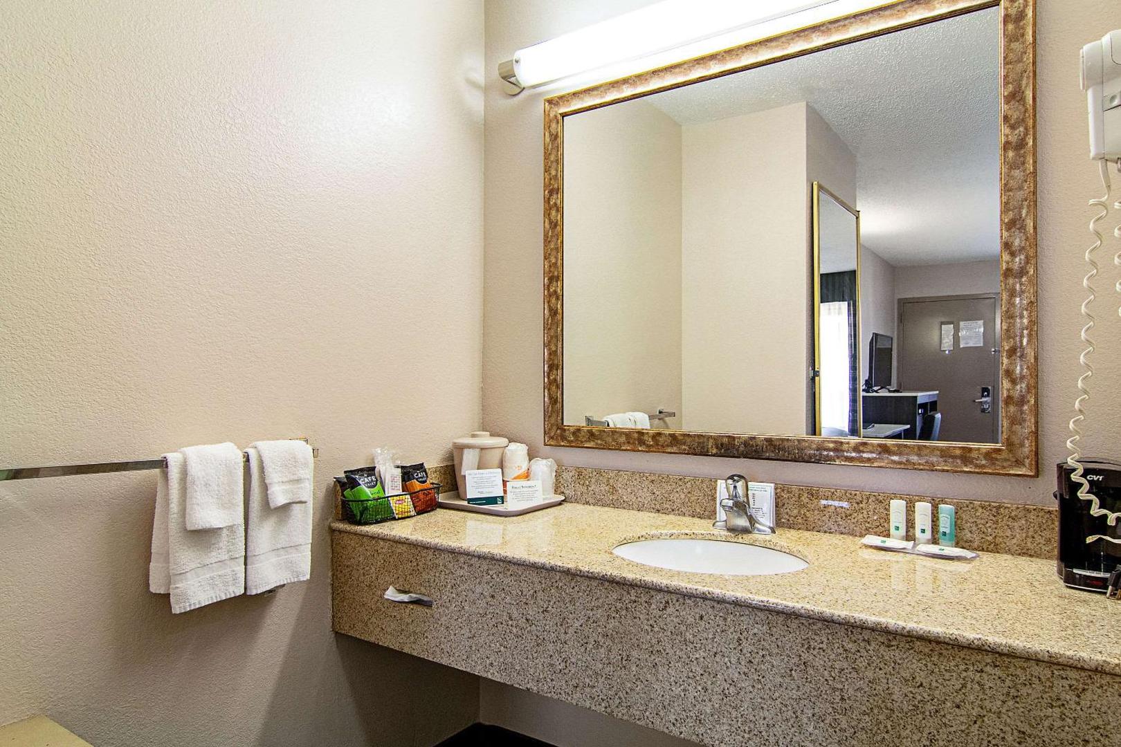 Quality Inn Savannah I-95 Quality Inn Savannah I-95