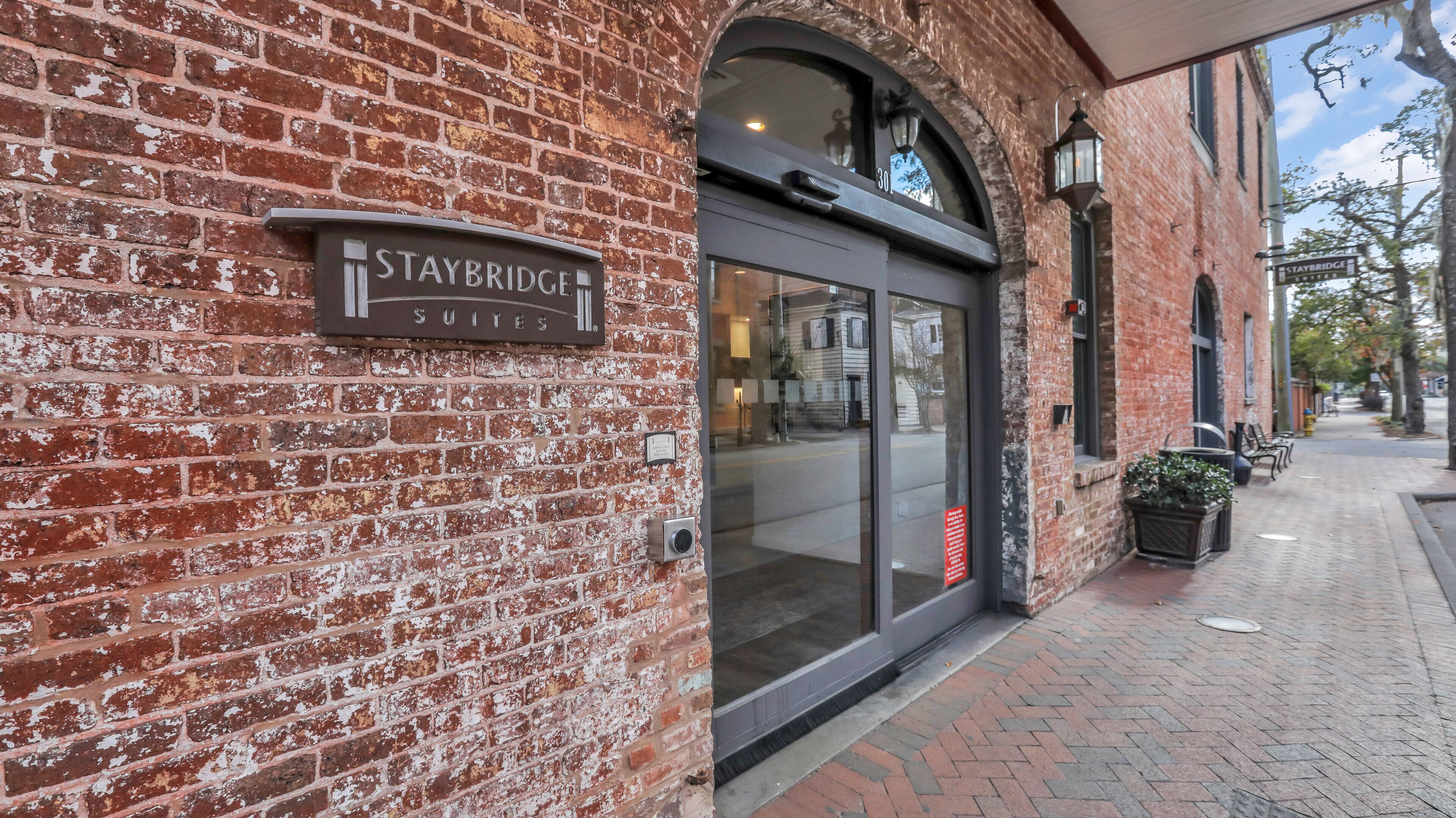 Staybridge Suites Savannah / Historic District Staybridge Suites Savannah / Historic District