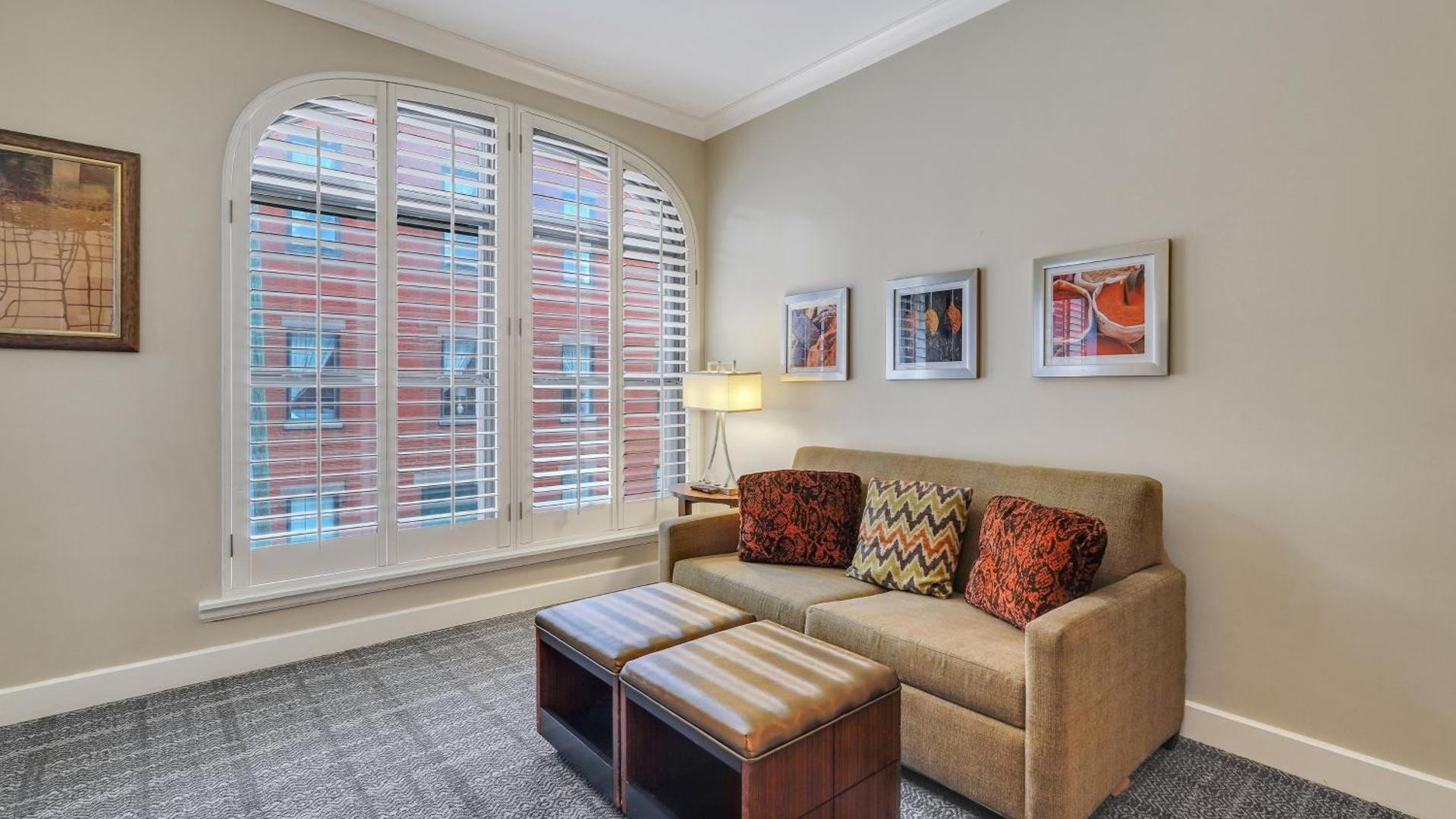 Staybridge Suites Savannah / Historic District Staybridge Suites Savannah / Historic District