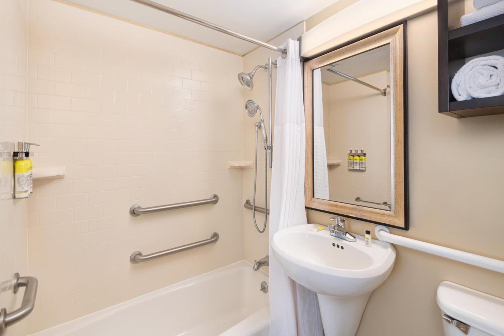 Staybridge Suites Savannah / Historic District Staybridge Suites Savannah / Historic District
