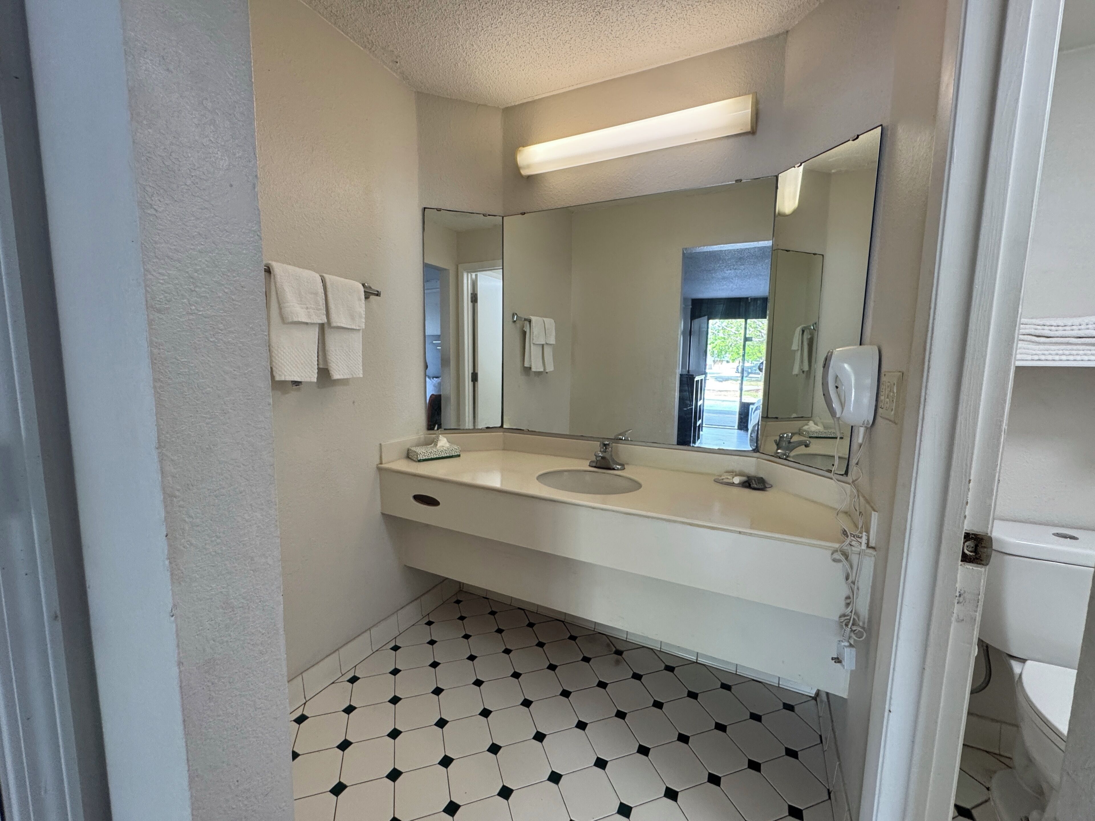 Super 8 by Wyndham Savannah