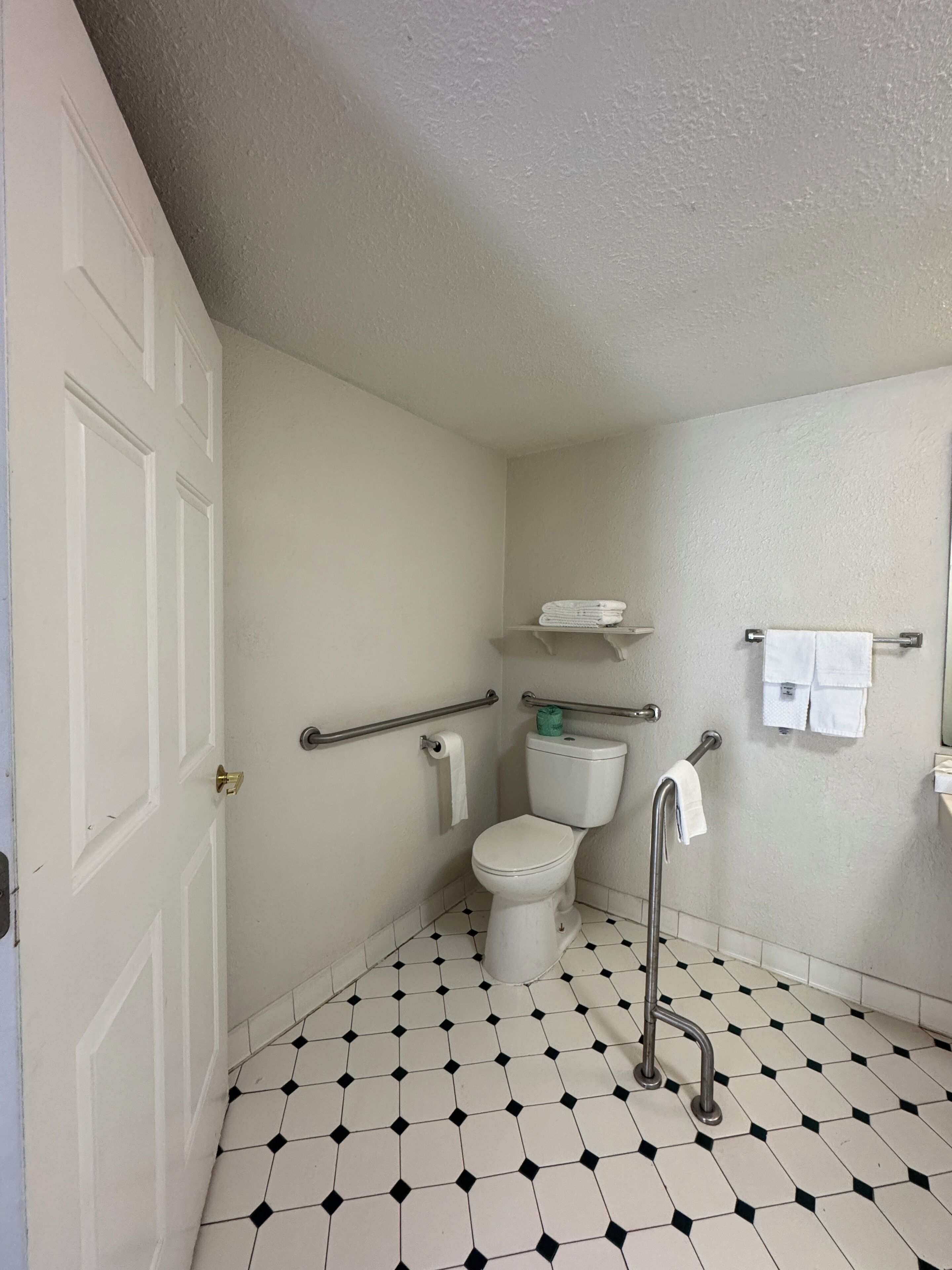 Super 8 by Wyndham Savannah