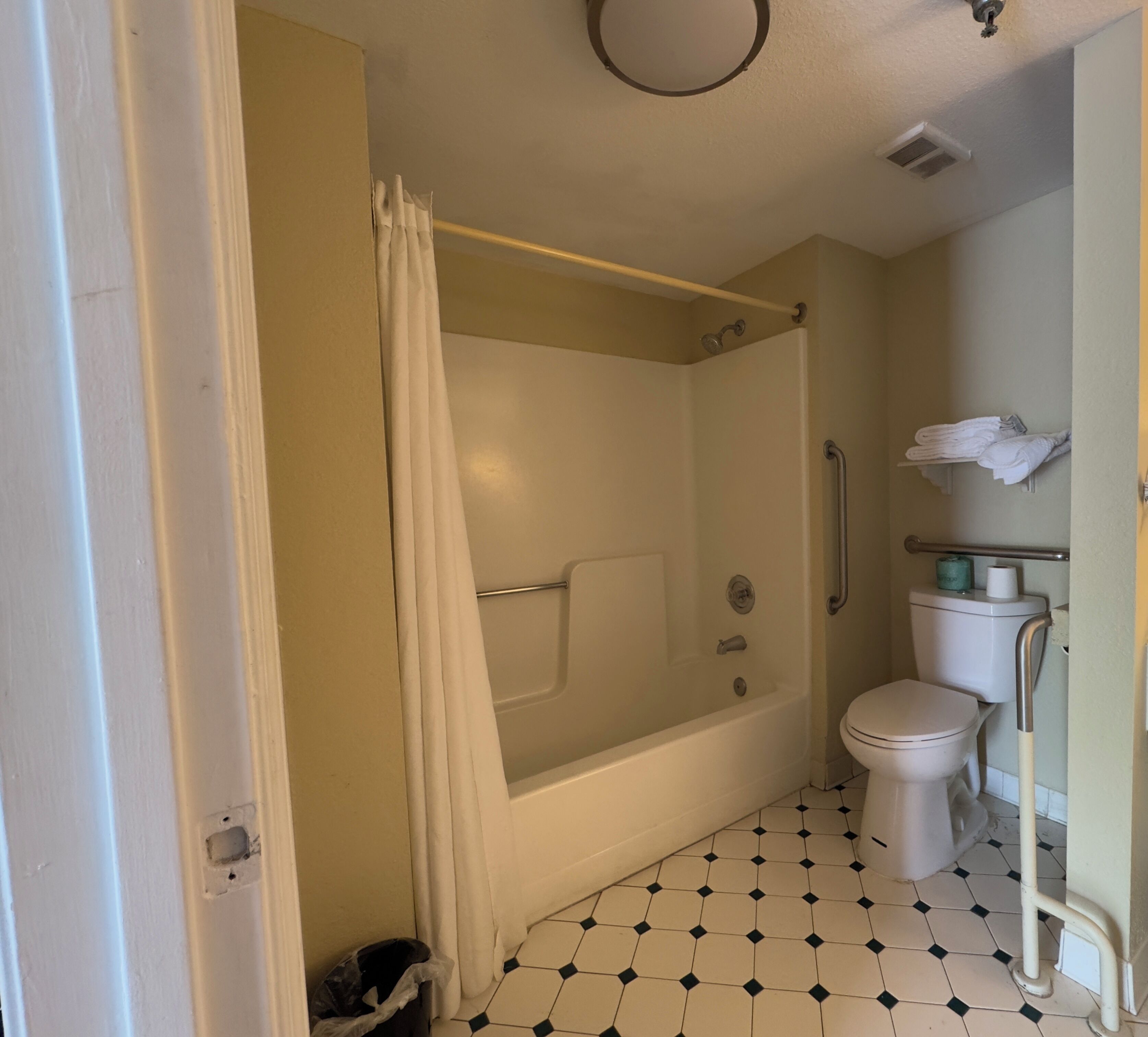 Super 8 by Wyndham Savannah