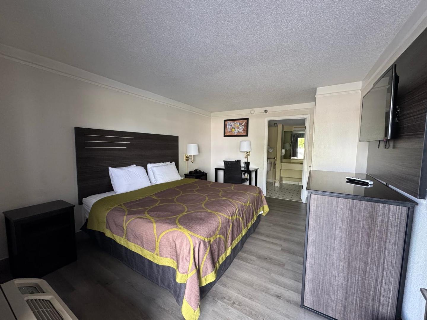 Super 8 by Wyndham Savannah