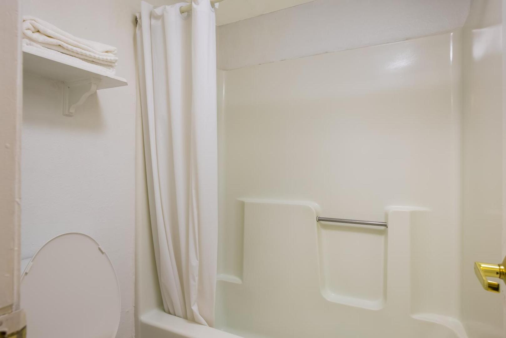 Super 8 by Wyndham Savannah