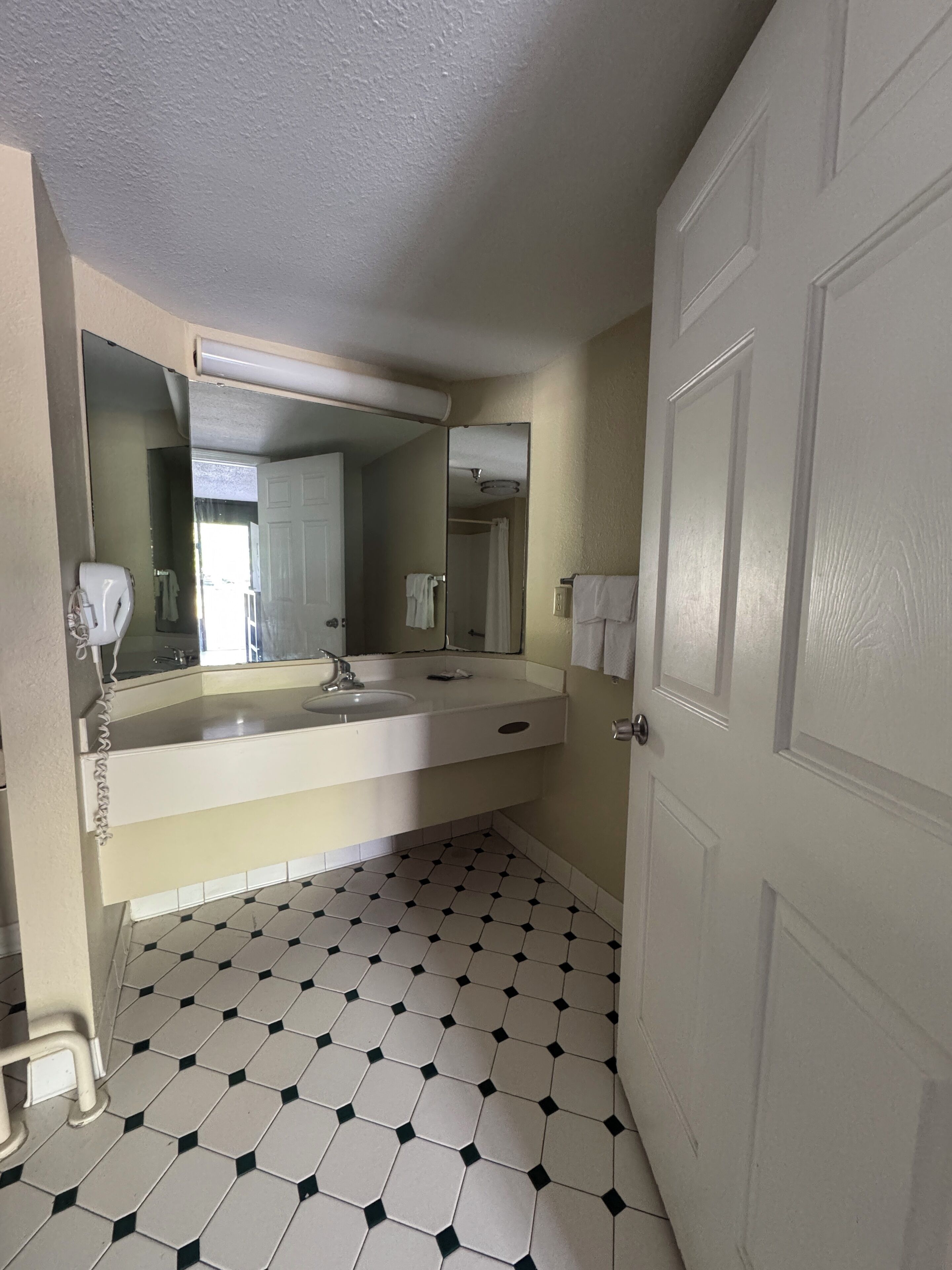 Super 8 by Wyndham Savannah