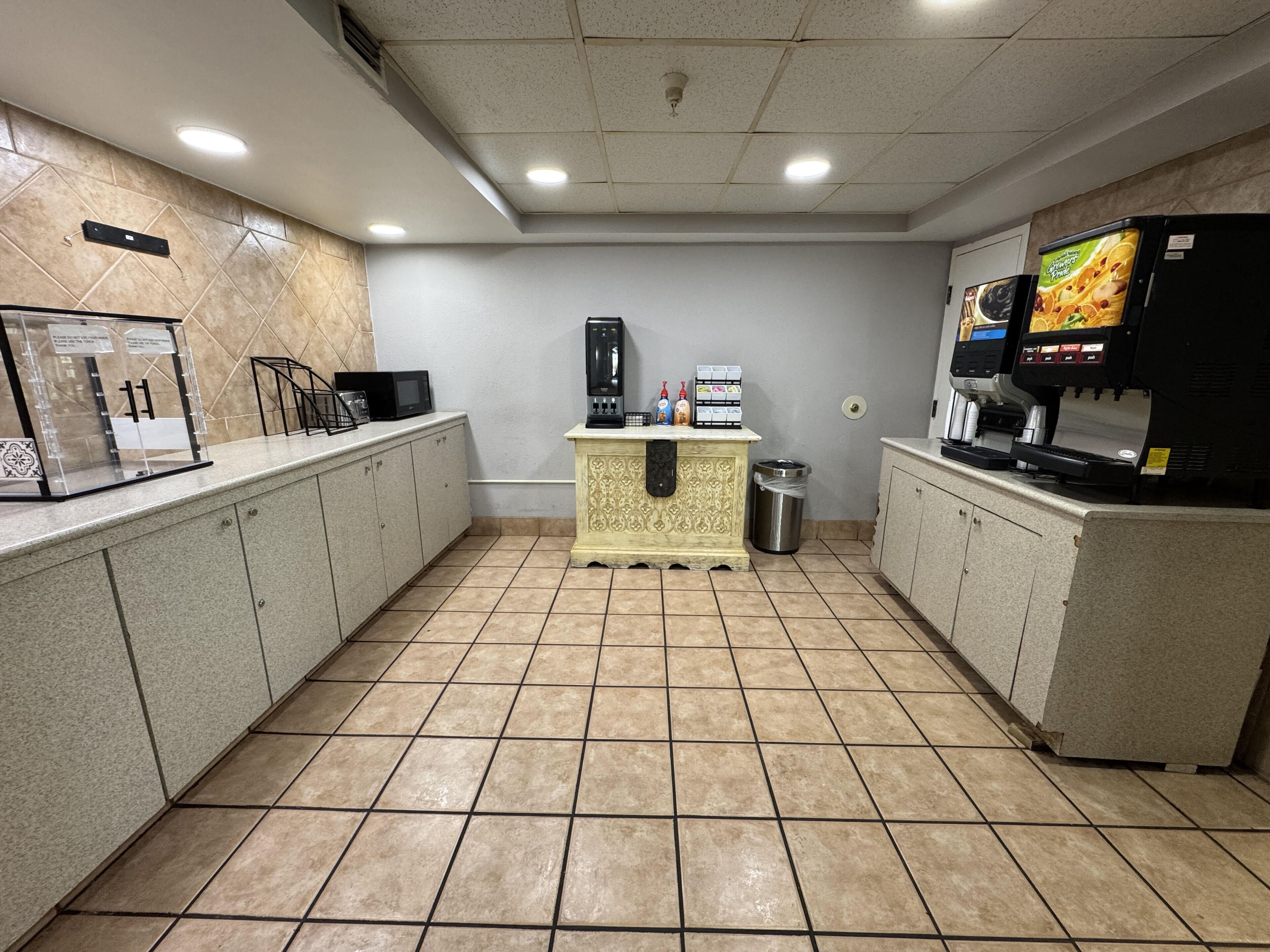 Super 8 by Wyndham Savannah