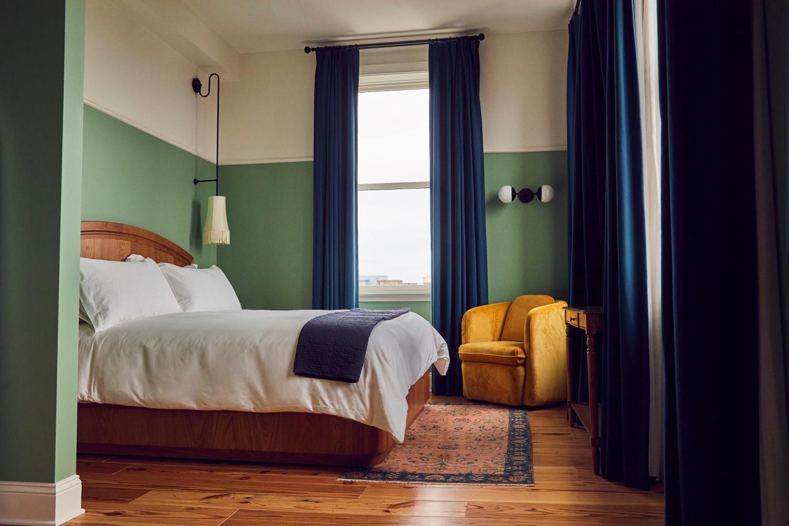 The Drayton Hotel Savannah, Curio Collection by Hilton The Drayton Hotel Savannah, Curio Collection by Hilton