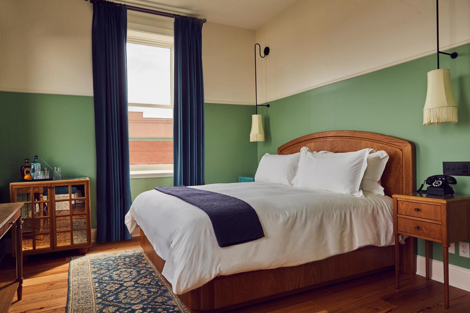 The Drayton Hotel Savannah, Curio Collection by Hilton The Drayton Hotel Savannah, Curio Collection by Hilton