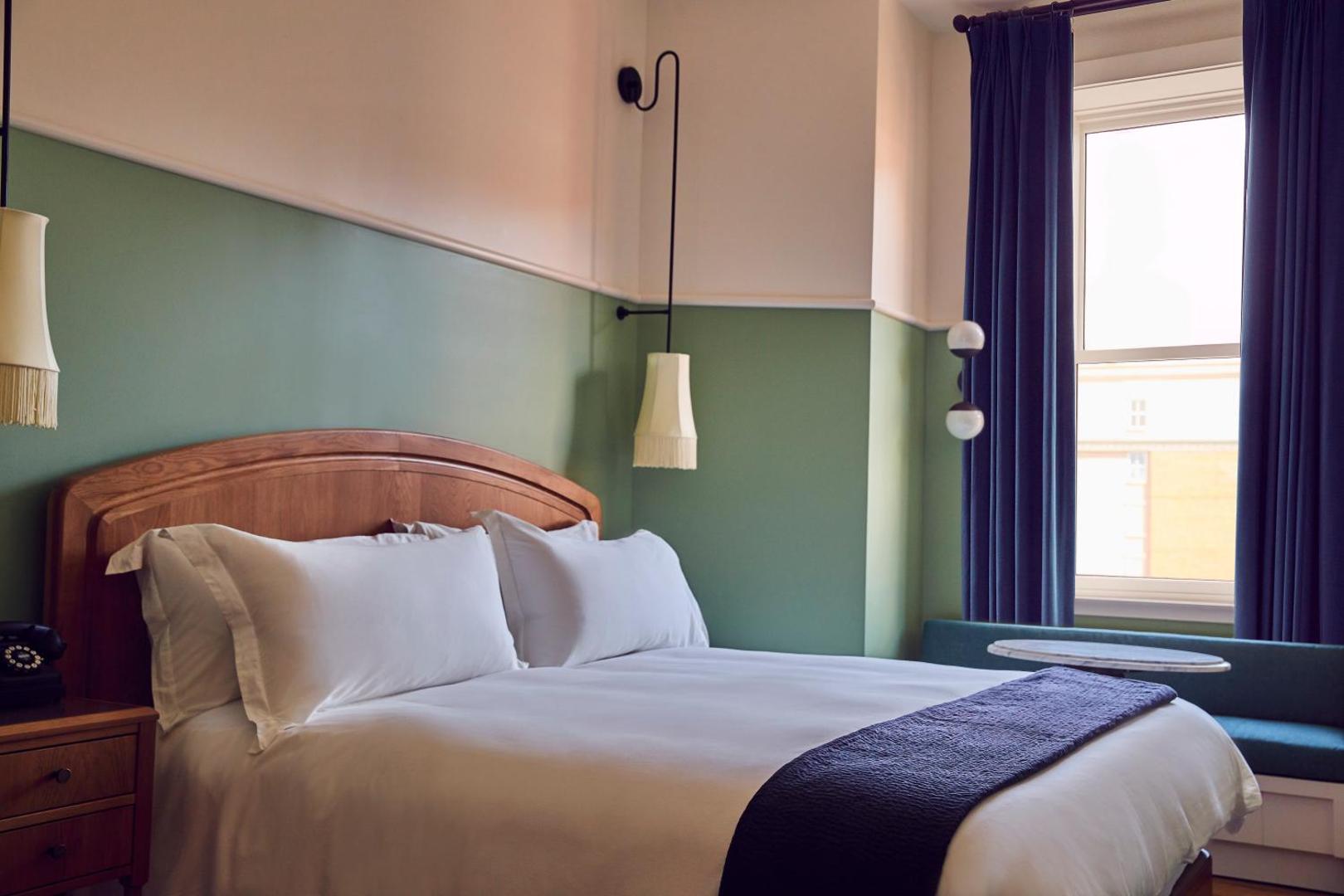 The Drayton Hotel Savannah, Curio Collection by Hilton The Drayton Hotel Savannah, Curio Collection by Hilton