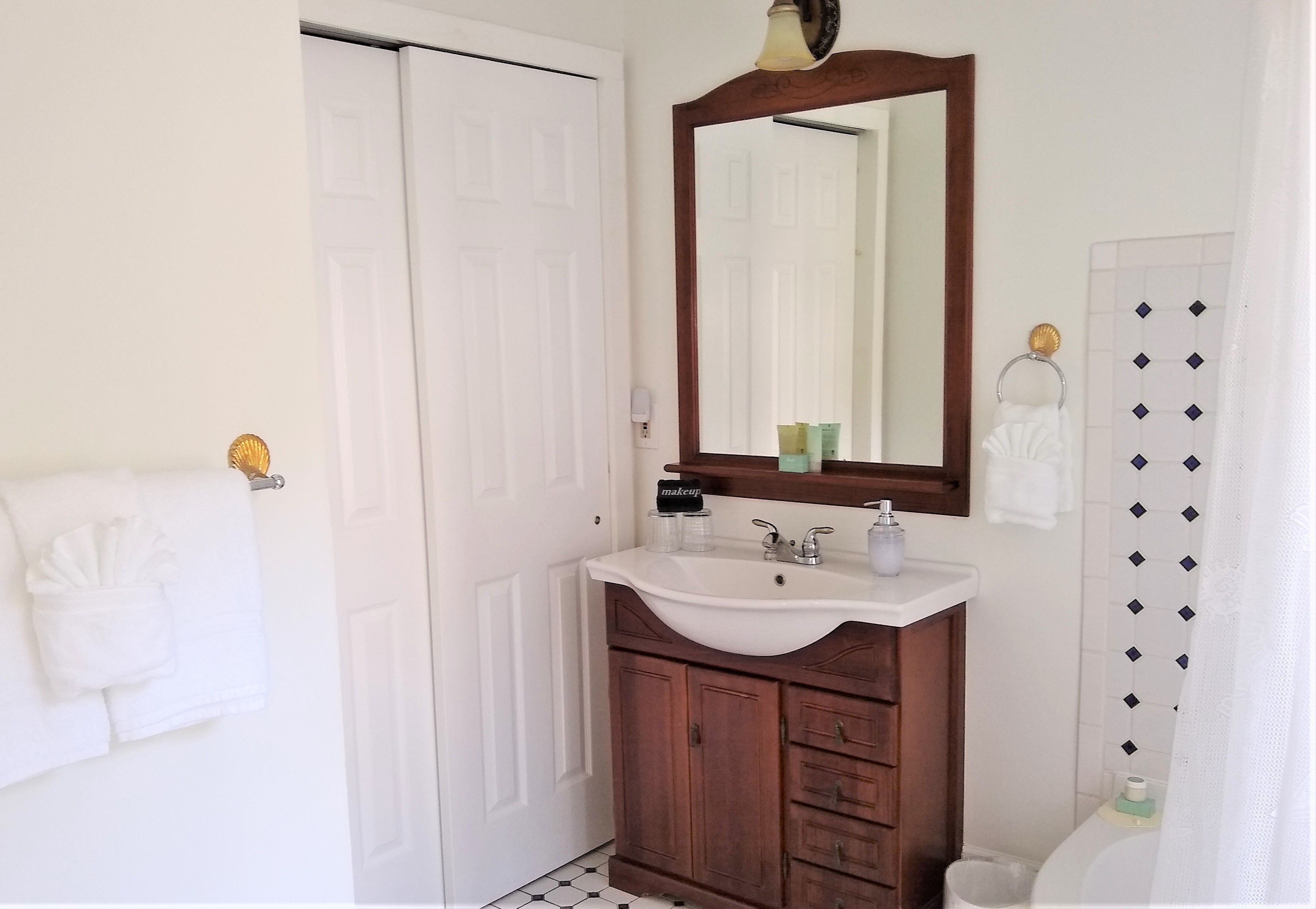 Surf Song Bed & Breakfast