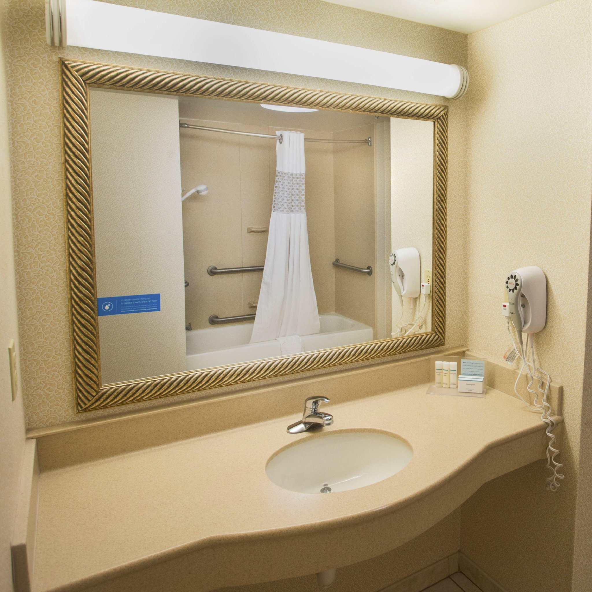 Hampton Inn & Suites Valdosta/Conference Center Hampton Inn & Suites Valdosta/Conference Center