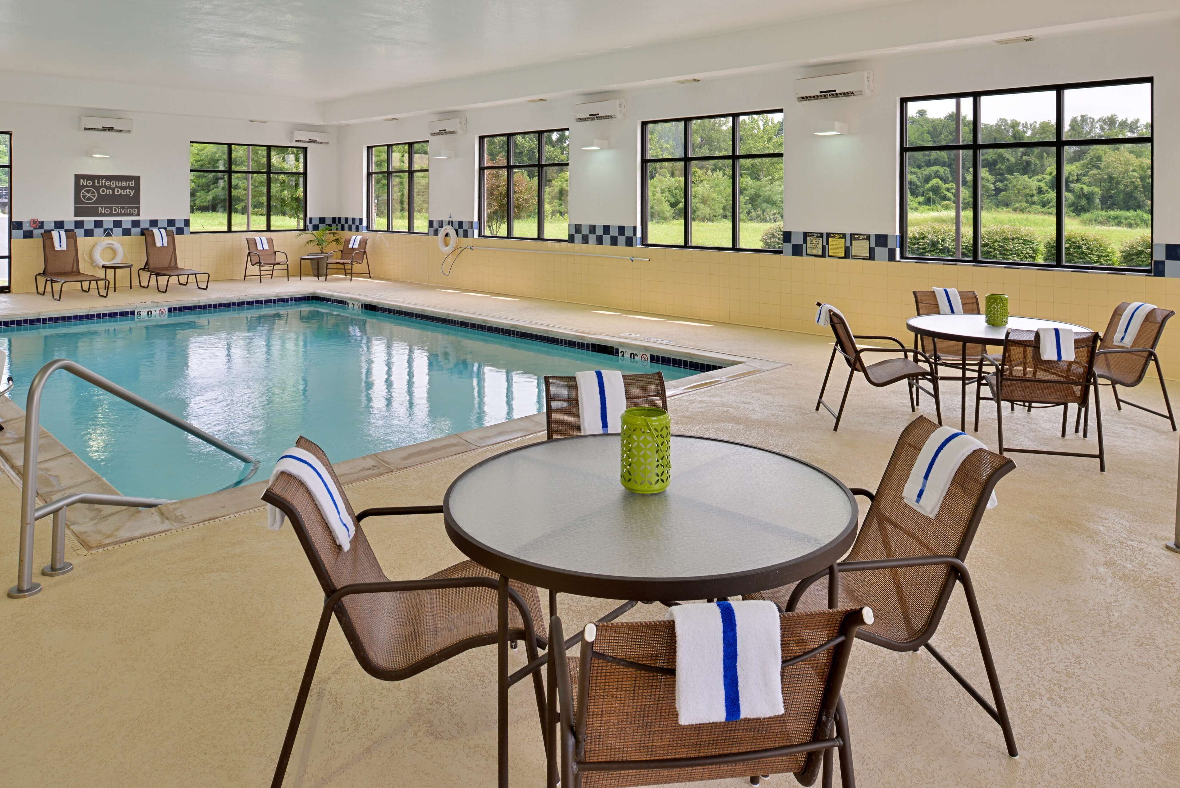 Hampton Inn & Suites St. Louis-Edwardsville Hampton Inn & Suites St. Louis-Edwardsville