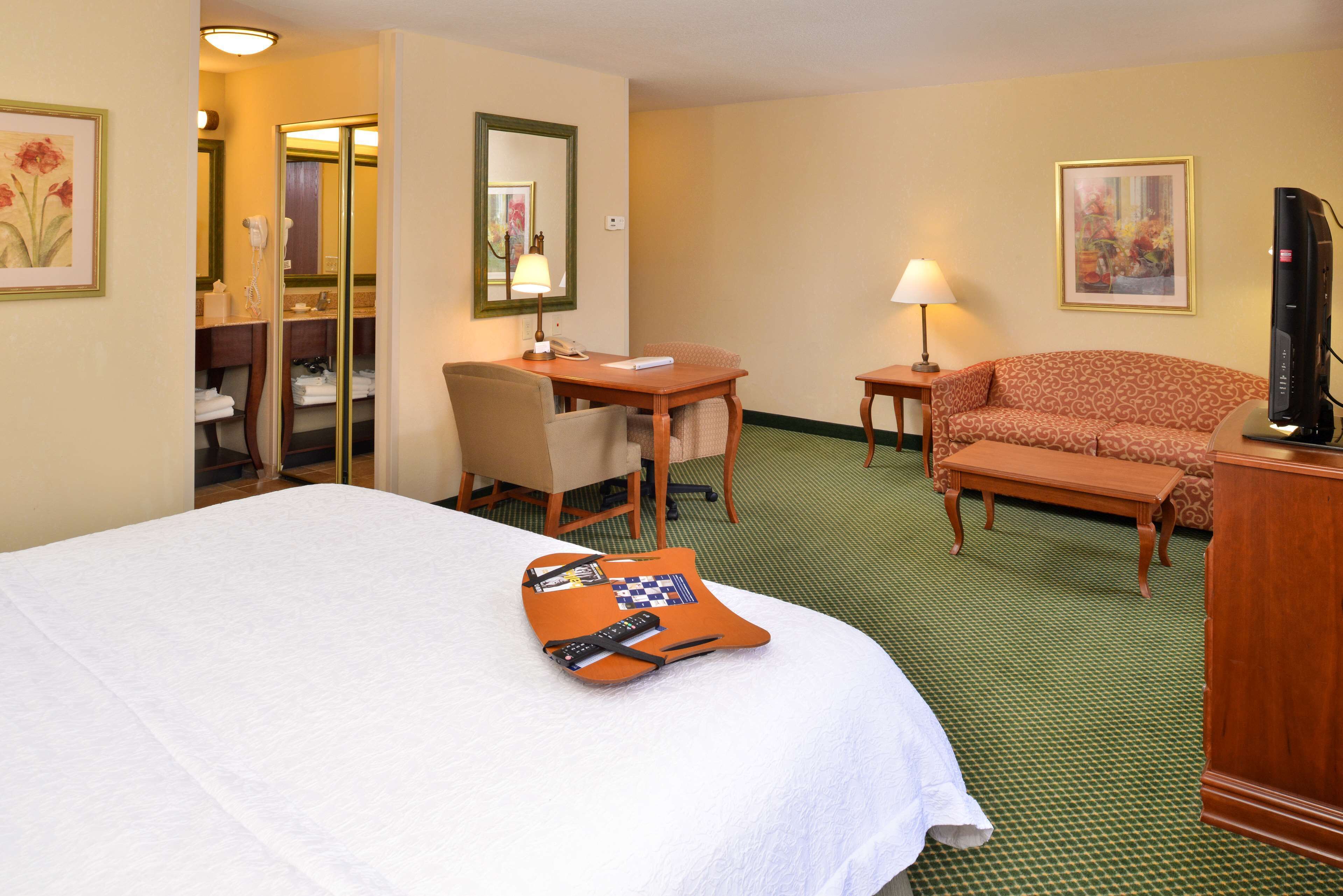 Hampton Inn & Suites St. Louis-Edwardsville Hampton Inn & Suites St. Louis-Edwardsville