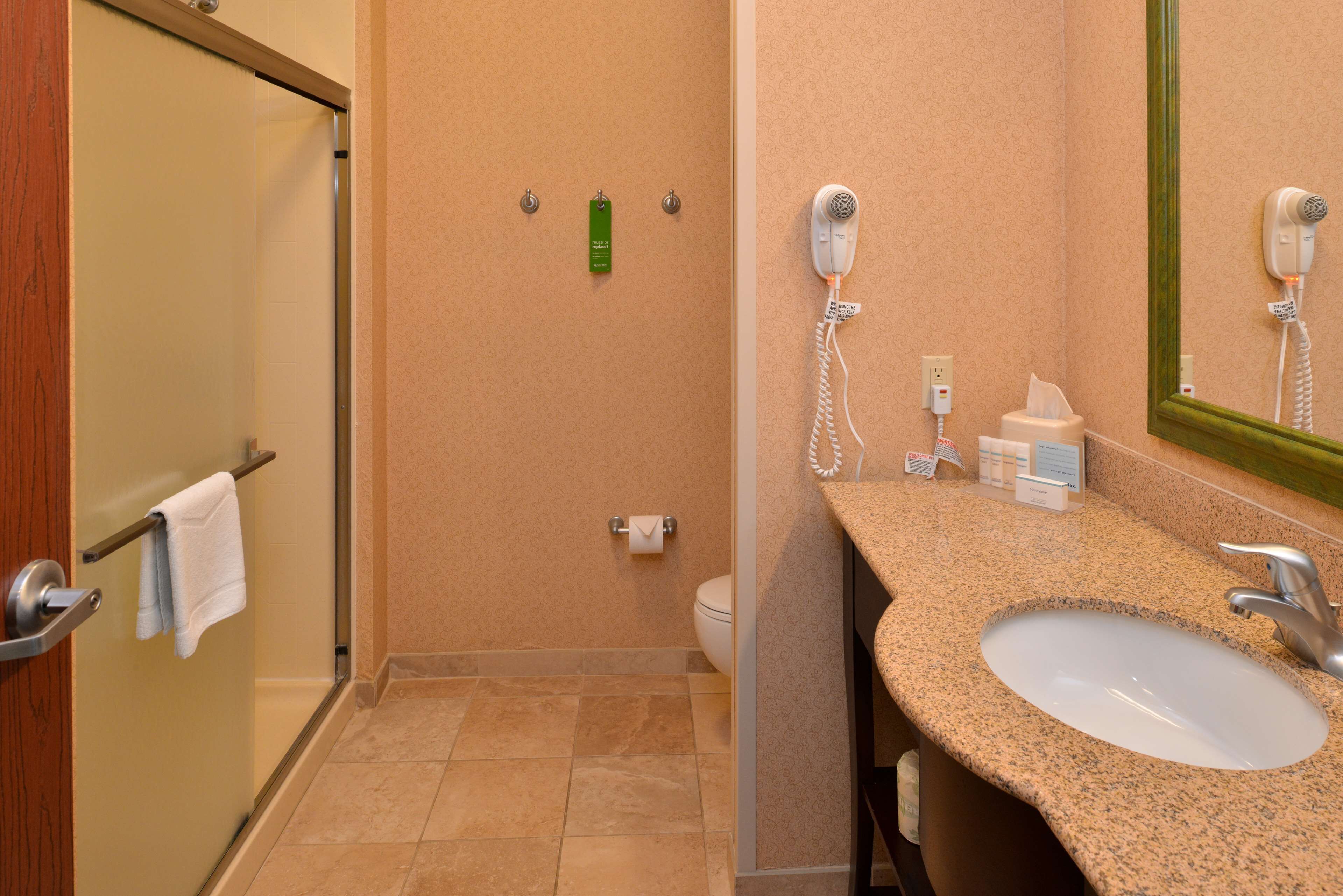 Hampton Inn & Suites St. Louis-Edwardsville Hampton Inn & Suites St. Louis-Edwardsville