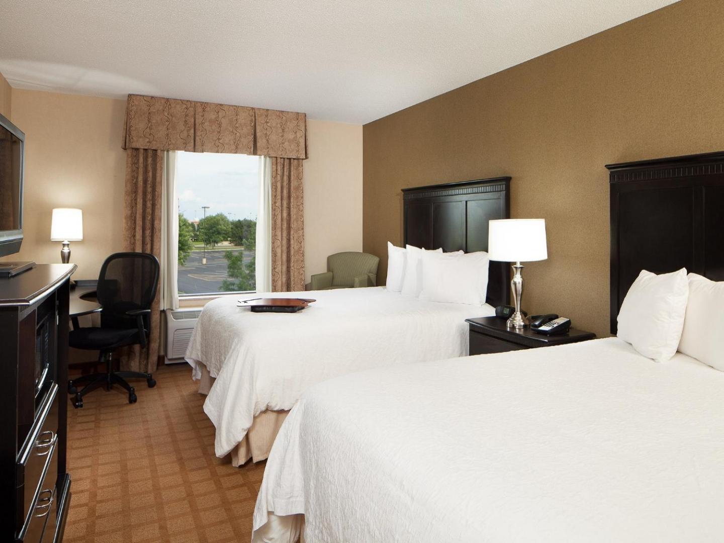 Hampton Inn & Suites Chicago/St. Charles Hampton Inn & Suites Chicago/St. Charles