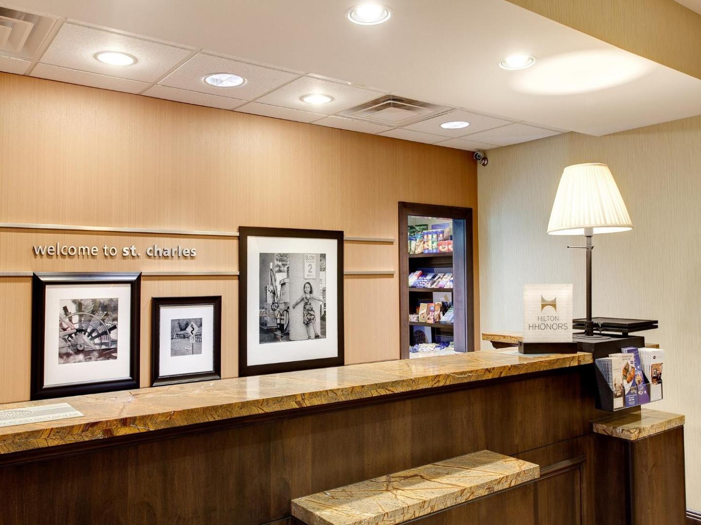 Hampton Inn & Suites Chicago/St. Charles Hampton Inn & Suites Chicago/St. Charles