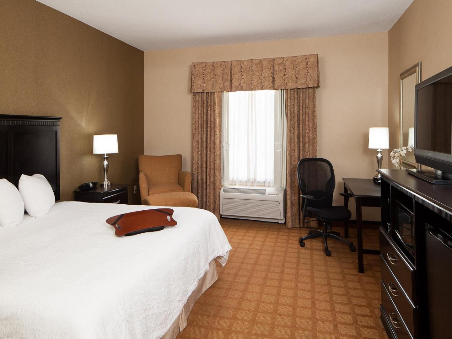 Hampton Inn & Suites Chicago/St. Charles Hampton Inn & Suites Chicago/St. Charles