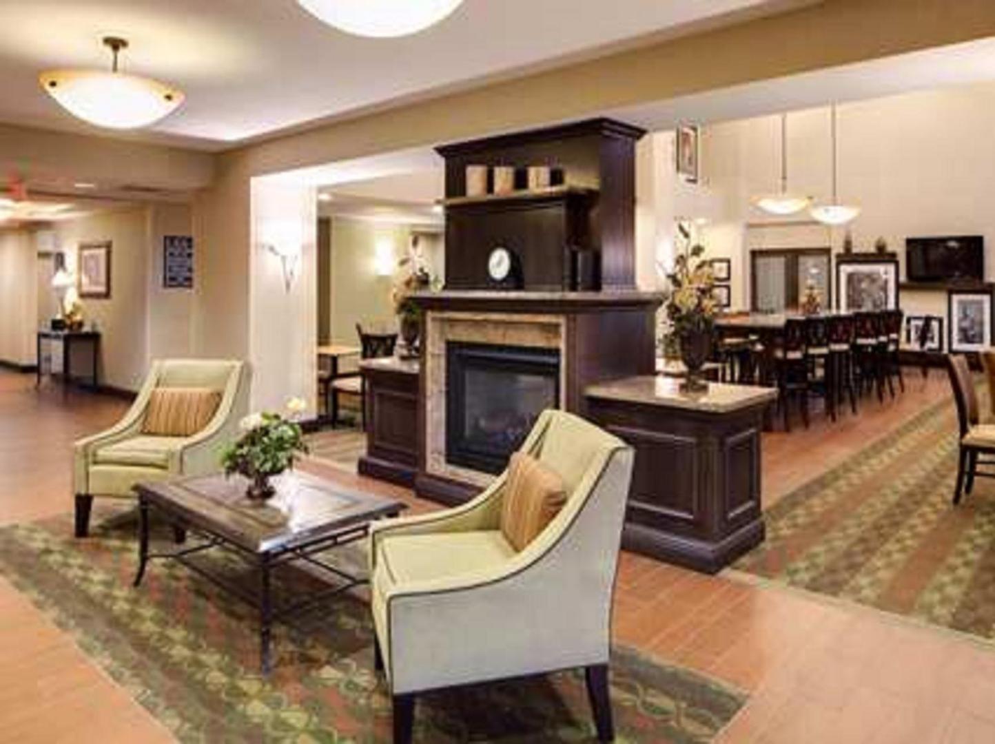 Hampton Inn & Suites Chicago/St. Charles Hampton Inn & Suites Chicago/St. Charles