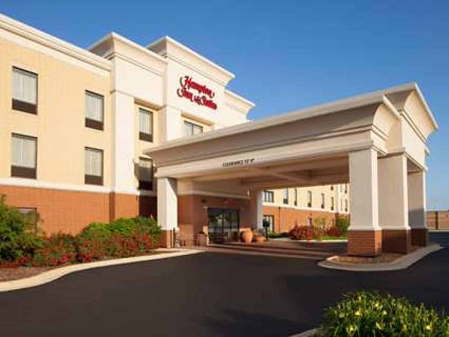 Hampton Inn & Suites Chicago/St. Charles Hampton Inn & Suites Chicago/St. Charles
