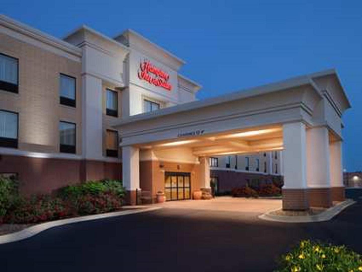 Hampton Inn & Suites Chicago/St. Charles Hampton Inn & Suites Chicago/St. Charles