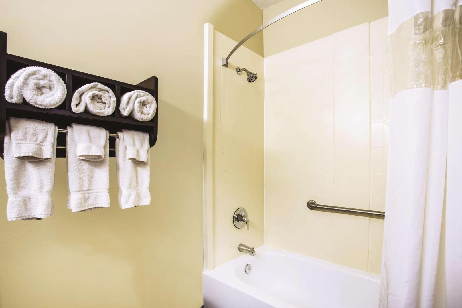 La Quinta Inn & Suites by Wyndham Evansville La Quinta Inn & Suites by Wyndham Evansville