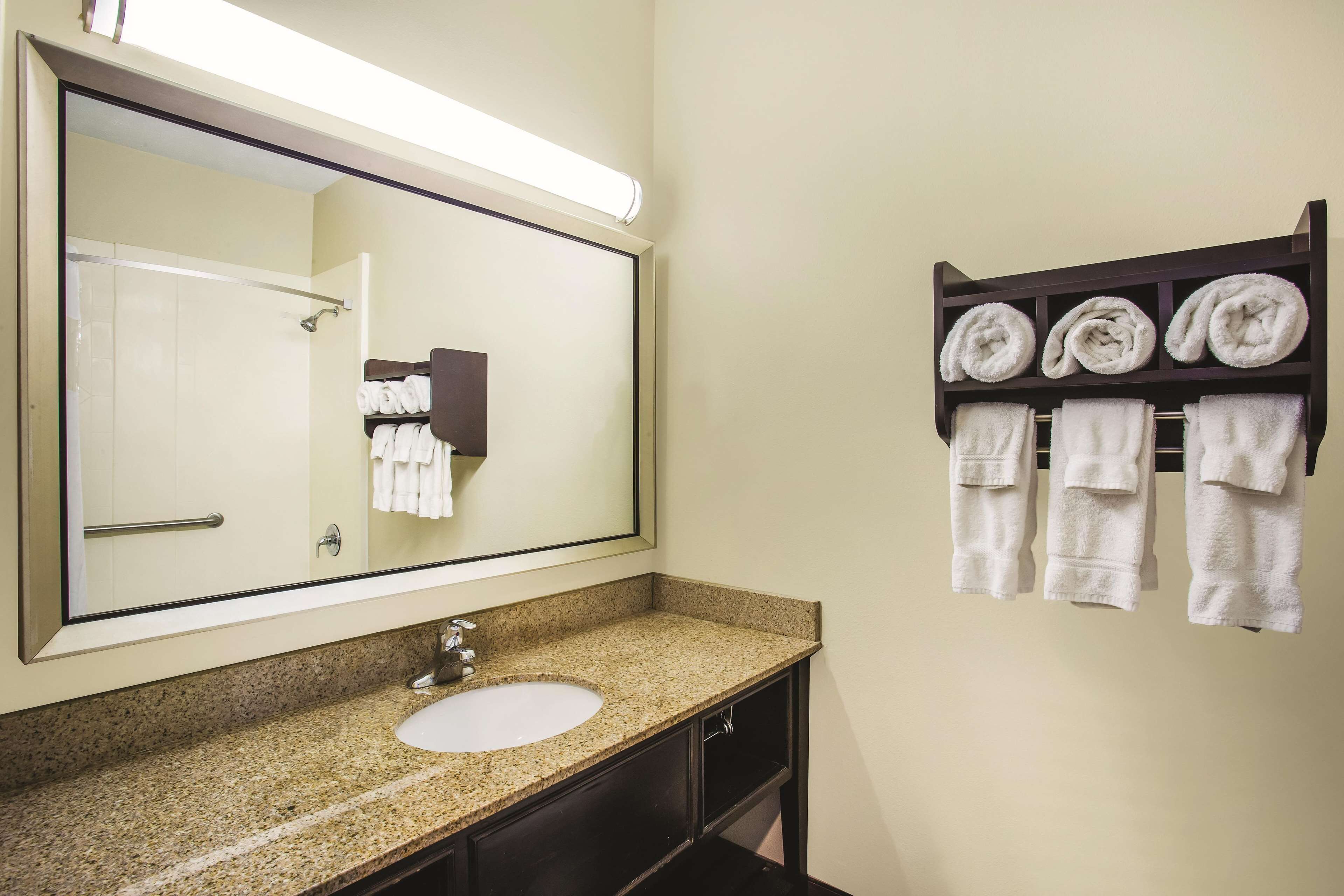 La Quinta Inn & Suites by Wyndham Evansville La Quinta Inn & Suites by Wyndham Evansville