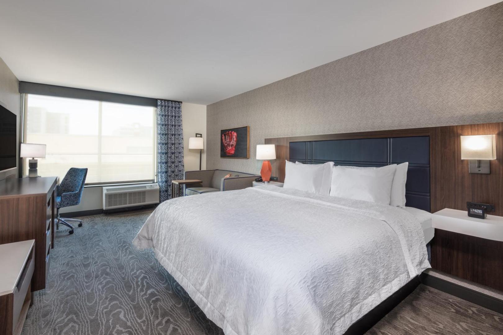 Hampton Inn & Suites Fort Wayne Downtown Hampton Inn & Suites Fort Wayne Downtown