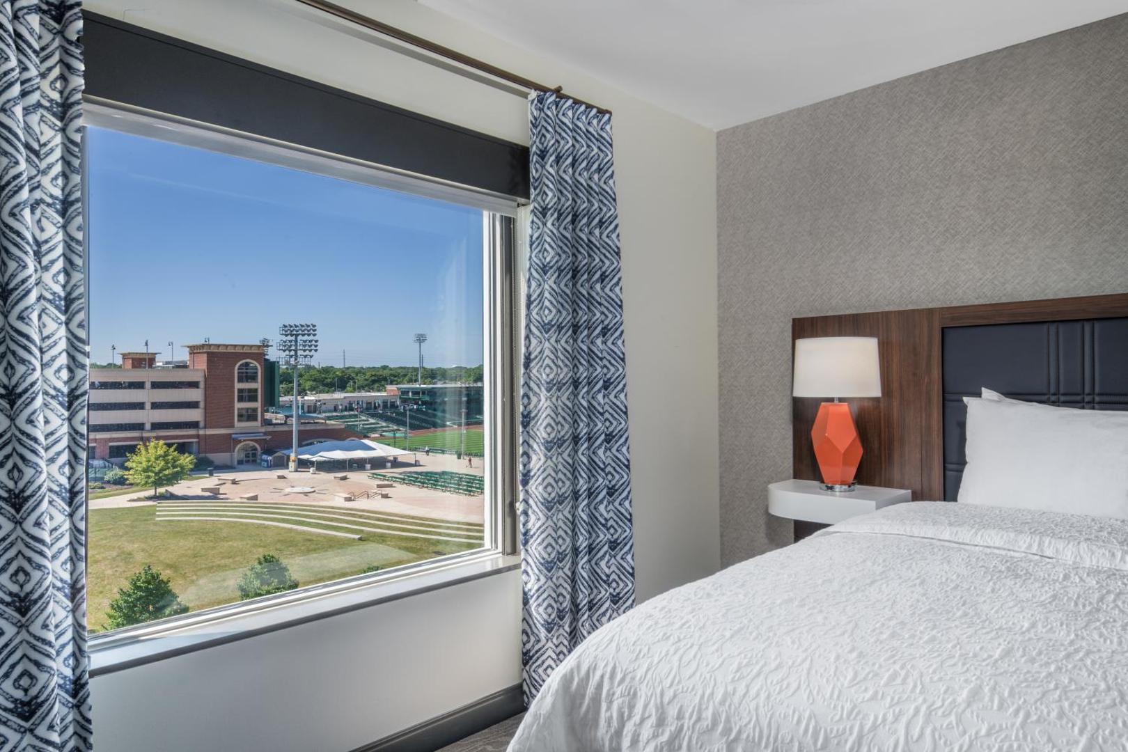 Hampton Inn & Suites Fort Wayne Downtown Hampton Inn & Suites Fort Wayne Downtown