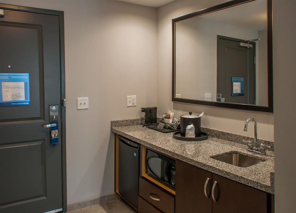 Hampton Inn & Suites Mishawaka/South Bend at Heritage Square Hampton Inn & Suites Mishawaka/South Bend at Heritage Square
