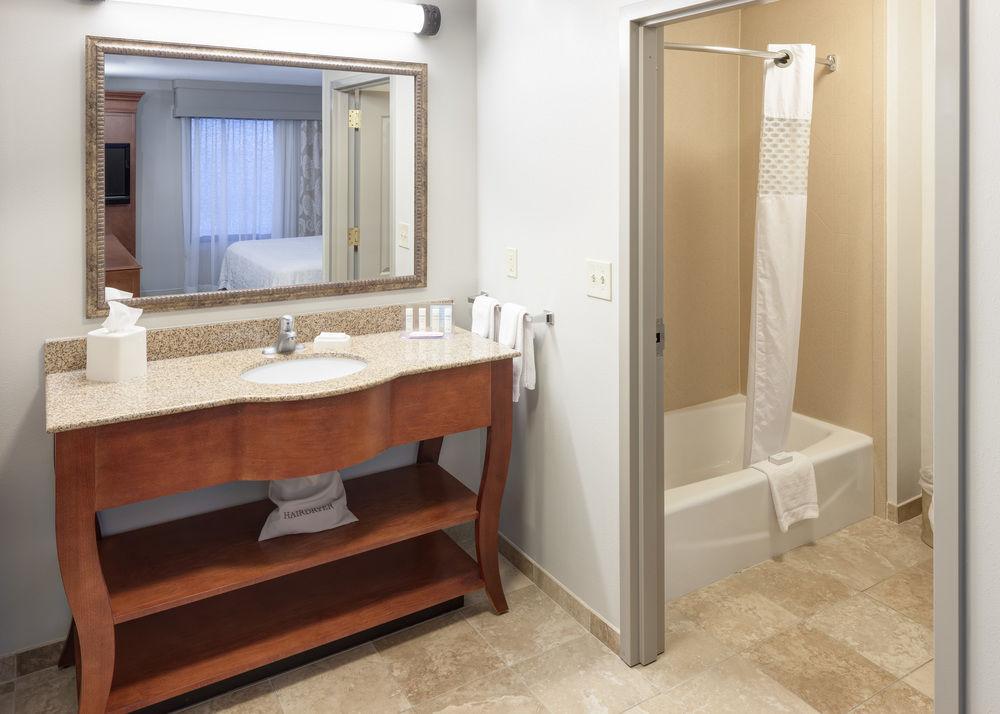 Hampton Inn & Suites Cedar Rapids Hampton Inn & Suites Cedar Rapids