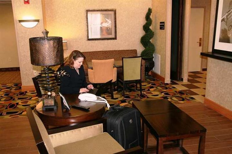 Hampton Inn & Suites Cedar Rapids Hampton Inn & Suites Cedar Rapids