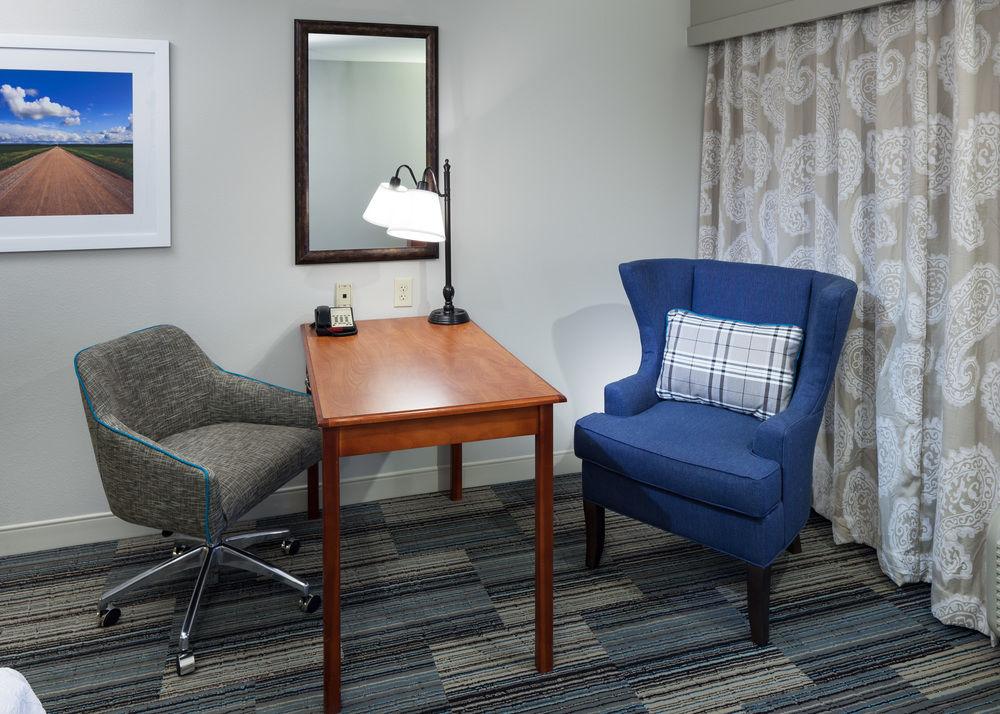 Hampton Inn & Suites Cedar Rapids Hampton Inn & Suites Cedar Rapids