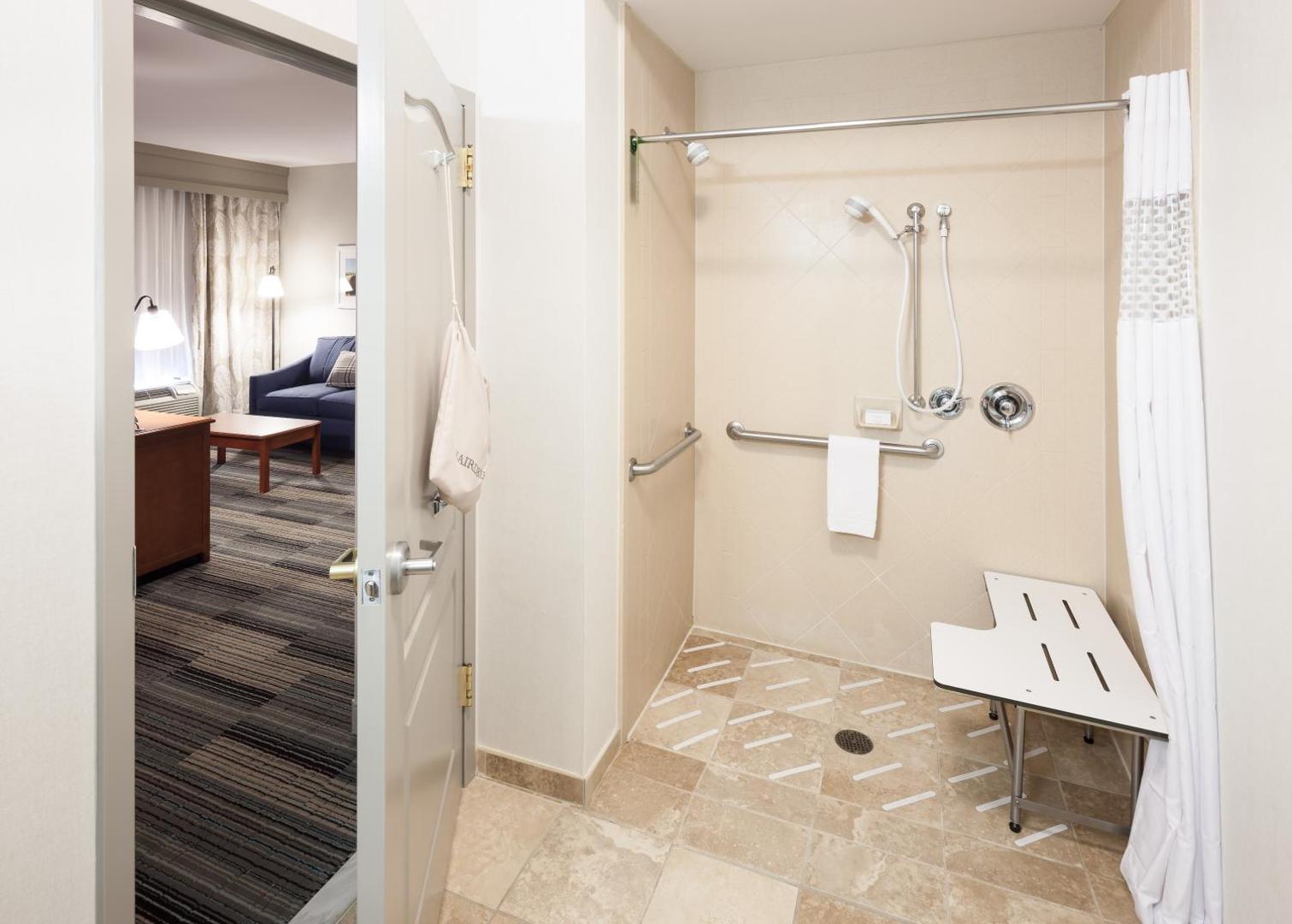 Hampton Inn & Suites Cedar Rapids Hampton Inn & Suites Cedar Rapids