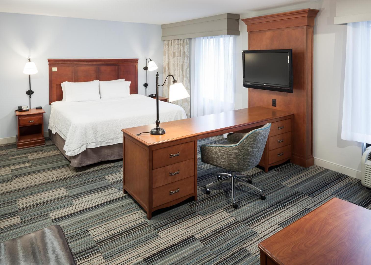 Hampton Inn & Suites Cedar Rapids Hampton Inn & Suites Cedar Rapids