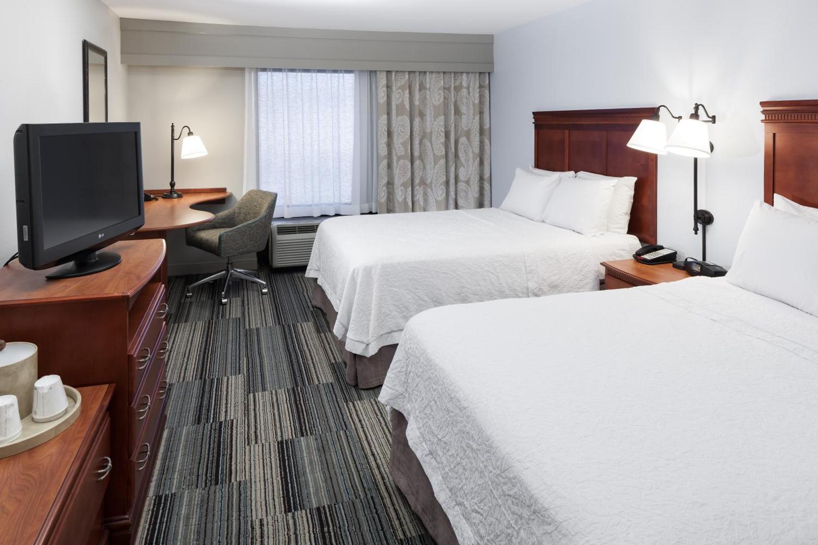 Hampton Inn & Suites Cedar Rapids Hampton Inn & Suites Cedar Rapids